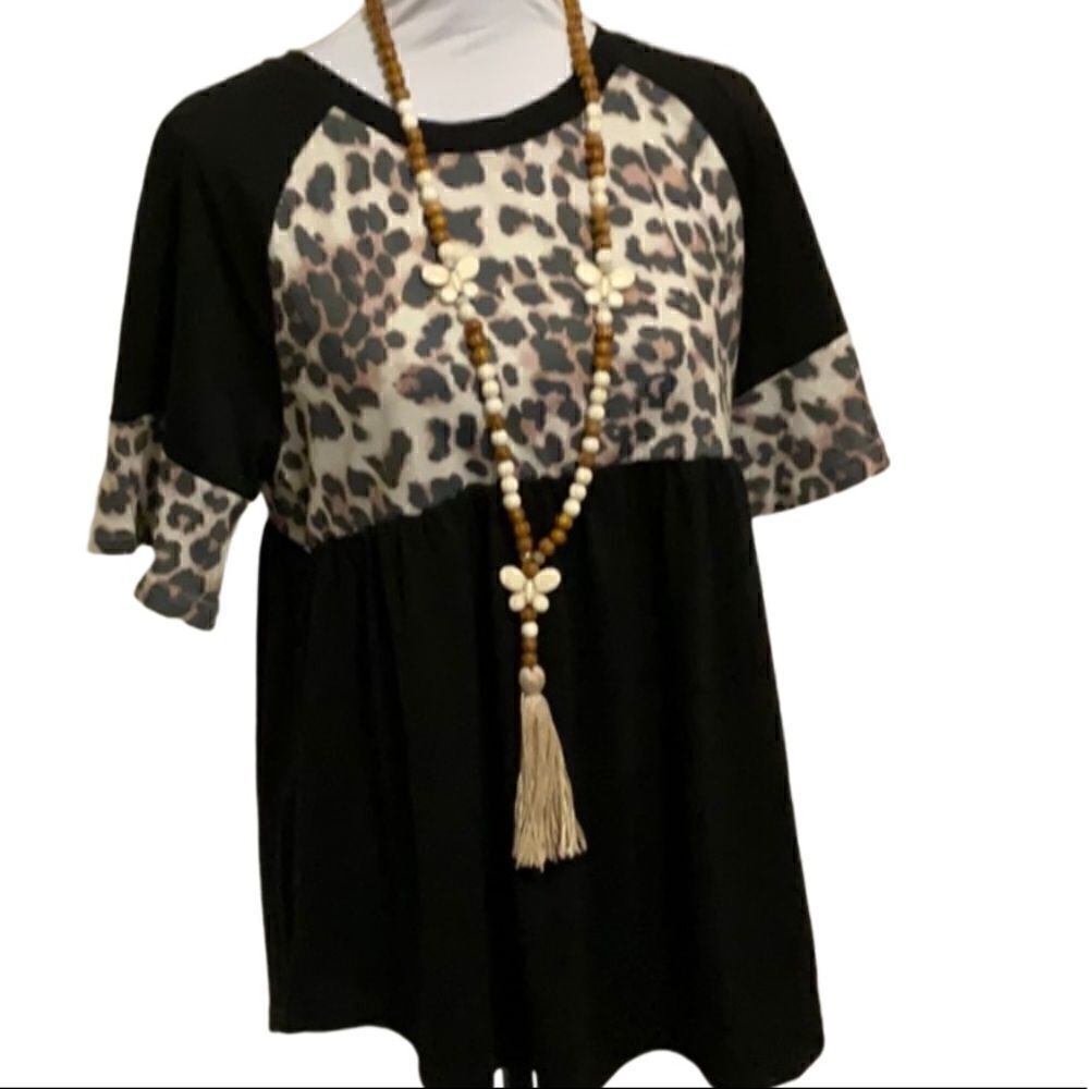 NWOT Leopard shirt  